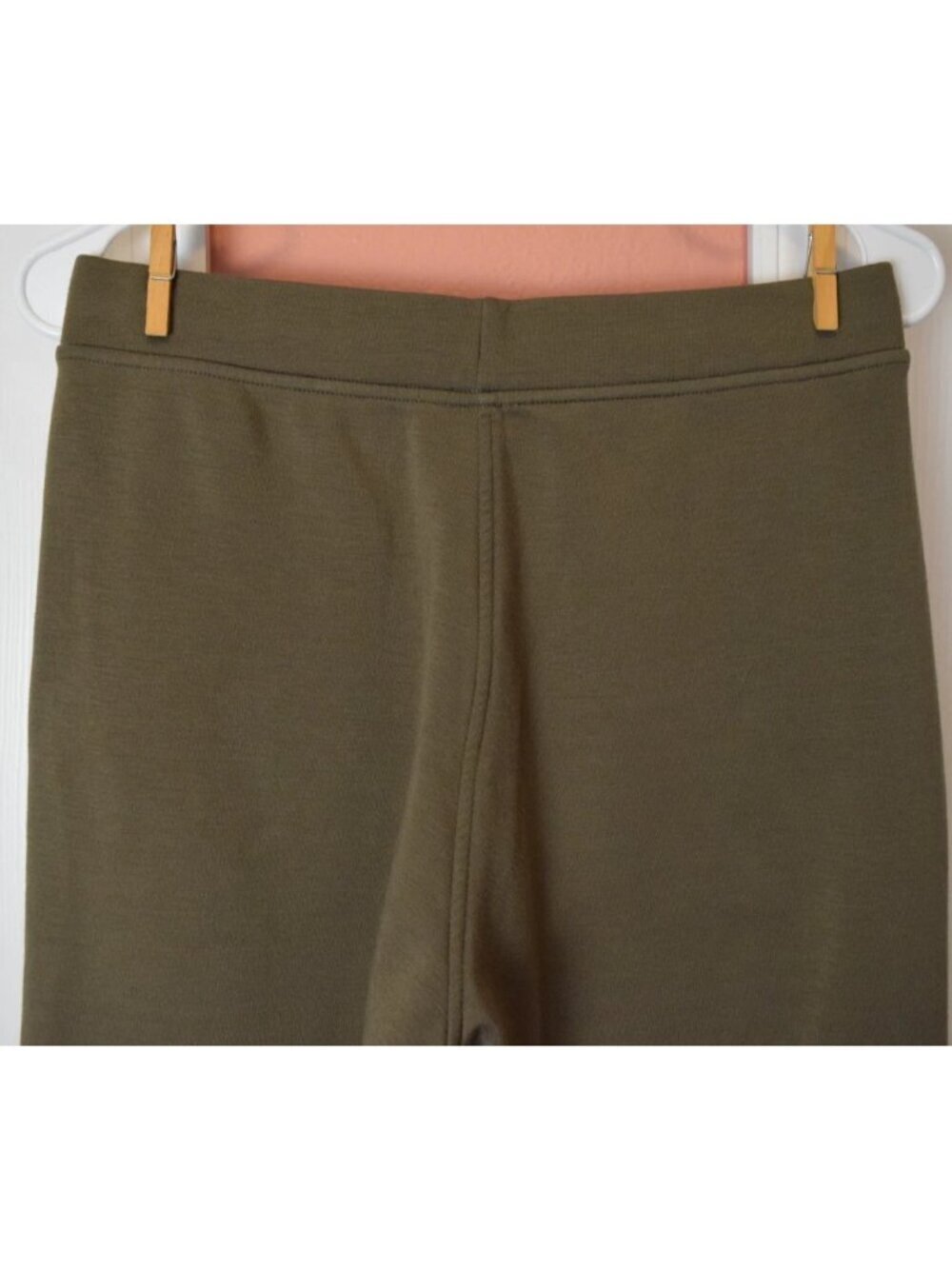 UNIQLO OLIVE GREEN DRAWSTRING SWEATPANTS - Picture 6 of 8